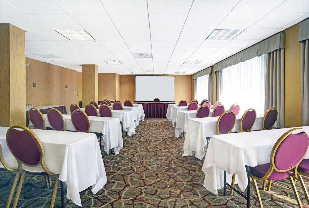 Holiday Inn Downtown Memphis by IHG photo 44