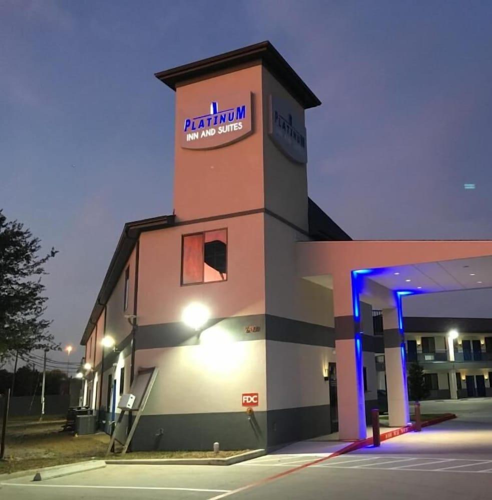 Platinum Inn and Suites photo 3