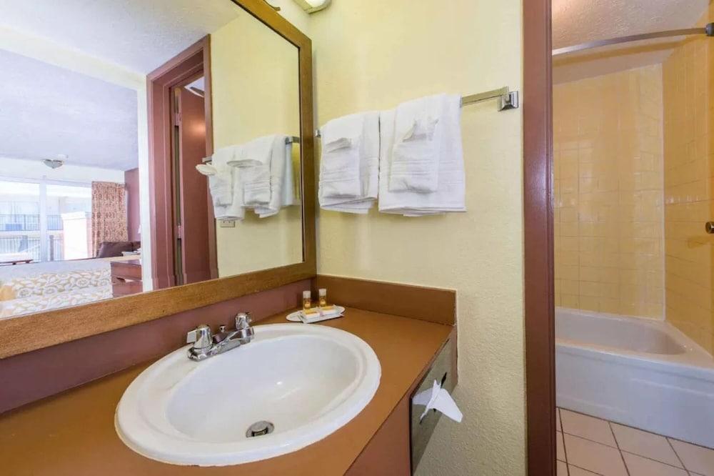 Knights Stay Inn Frankfort photo 11