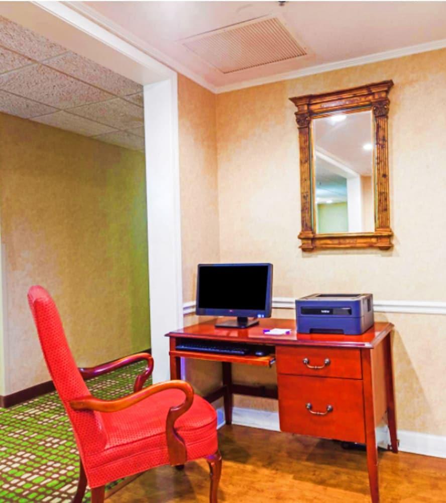 Baymont by Wyndham Columbia Maury photo 12