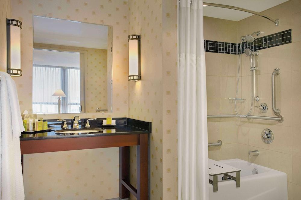 Hilton Chicago O'Hare Airport photo 57