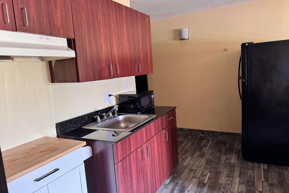 Days Inn by Wyndham Greenville South/Mauldin photo 30