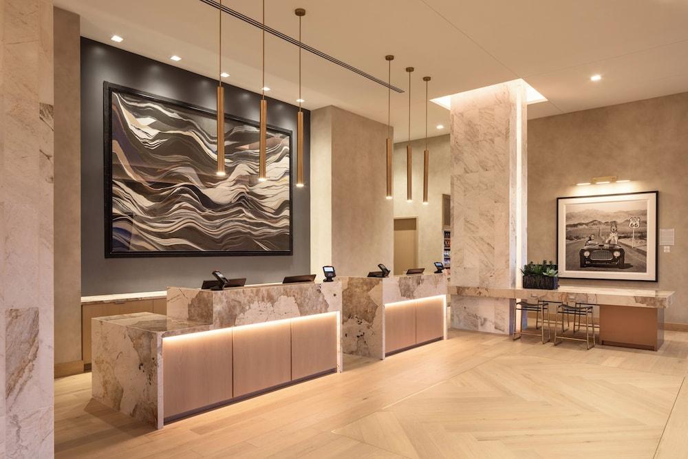 Caesars Republic Scottsdale, a Hilton Hotel photo 3