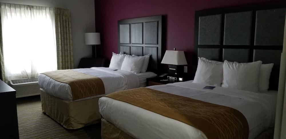 Comfort Inn & Suites Tulsa I-44 West - Rt 66 photo 27