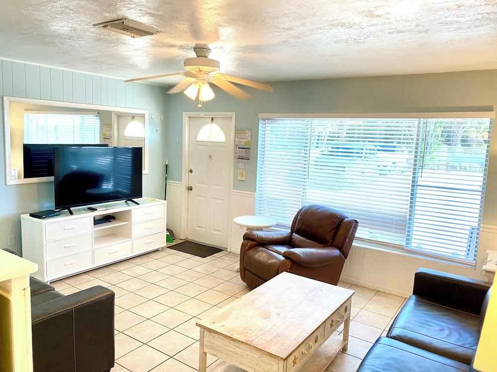Tropical Breeze Beach Club photo 69