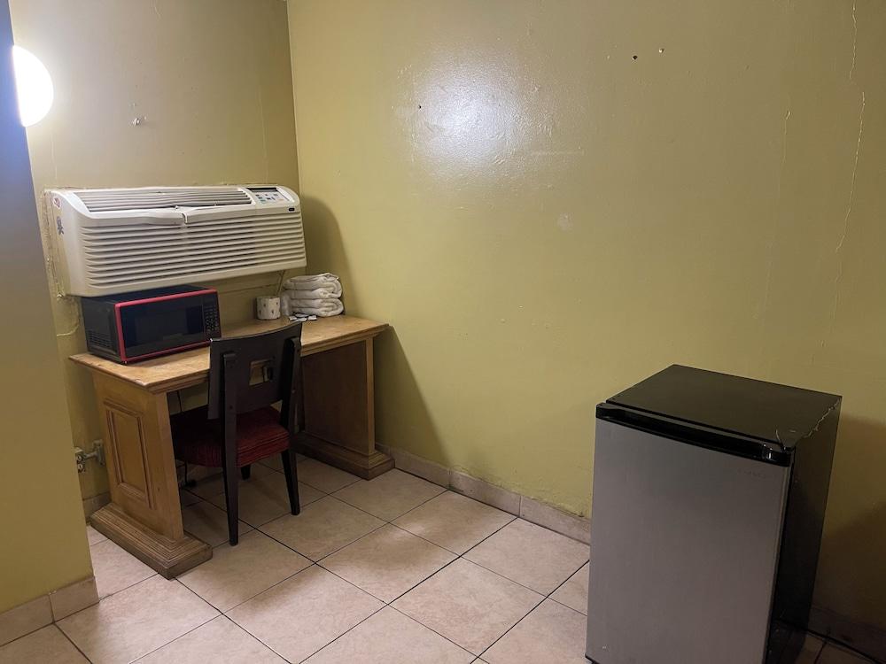 Black Horse Motel photo 9
