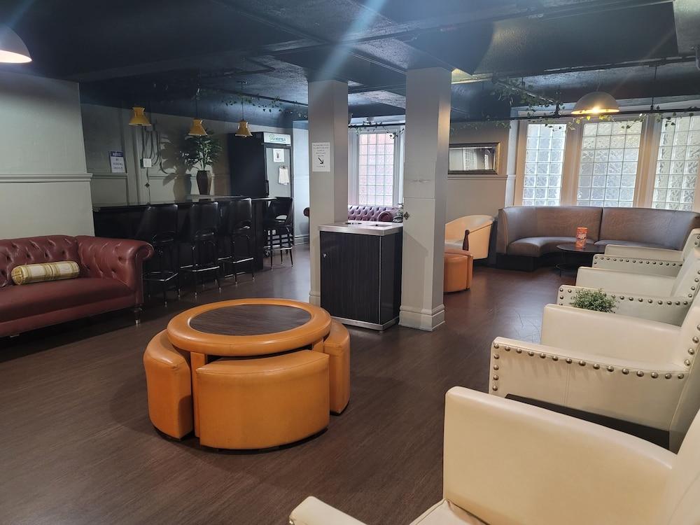 Ansonia Hotel - Hostel photo 21