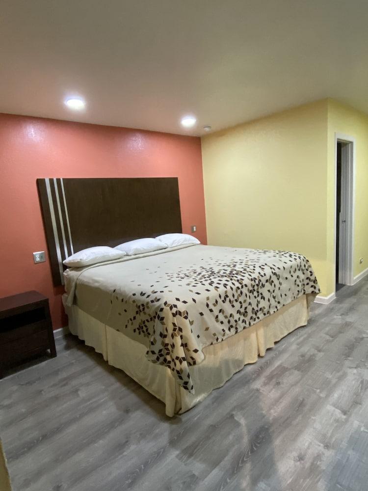 Budget Inn photo 5