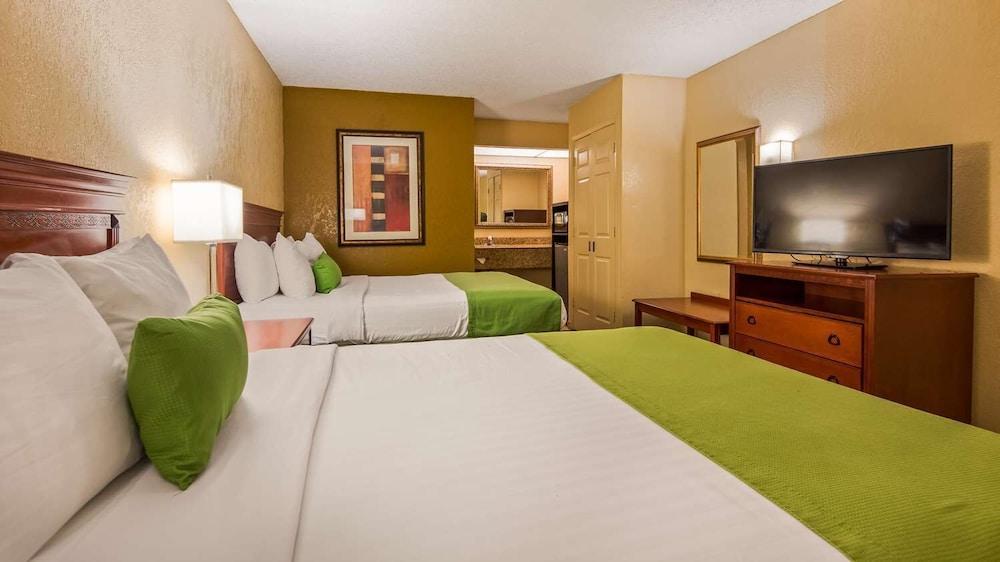 Baymont by Wyndham Orlando East photo 30