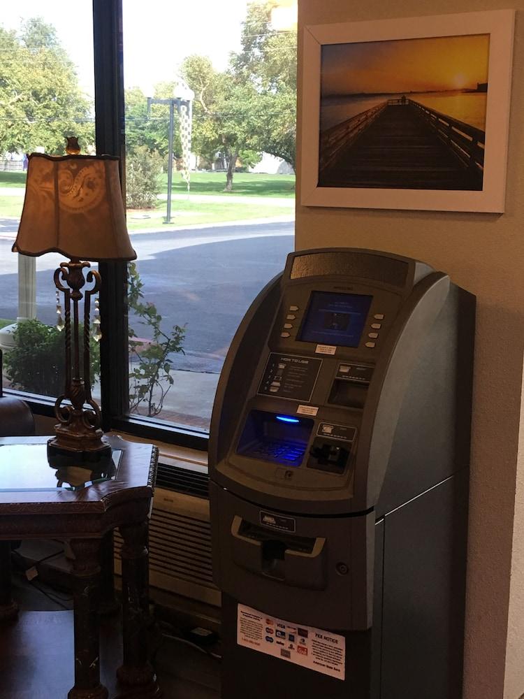 Days Inn by Wyndham Southern Hills/ORU photo 57