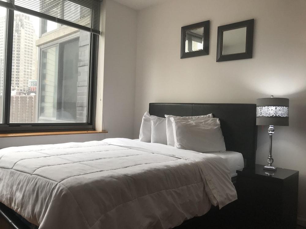 Downtown Luxury Suites photo 15