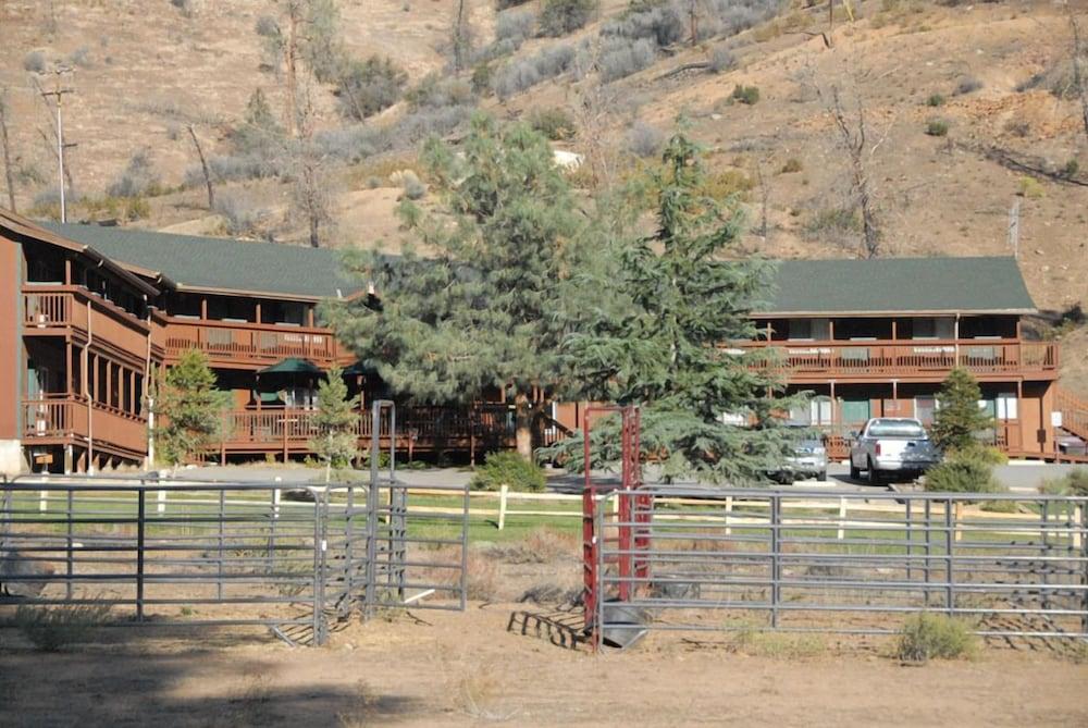 Corral Creek Lodge photo 23