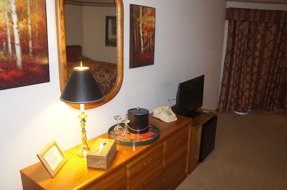 Greenbrier Inn photo 65