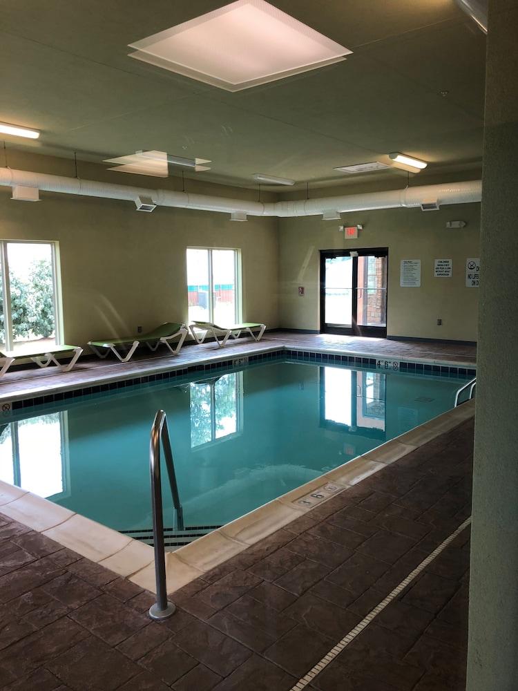 Country View Inn & Suites photo 25