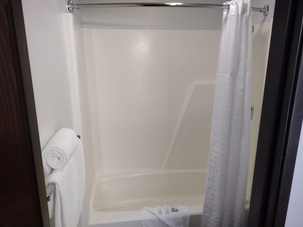 Baymont by Wyndham Duluth/Spirit Mountain photo 24