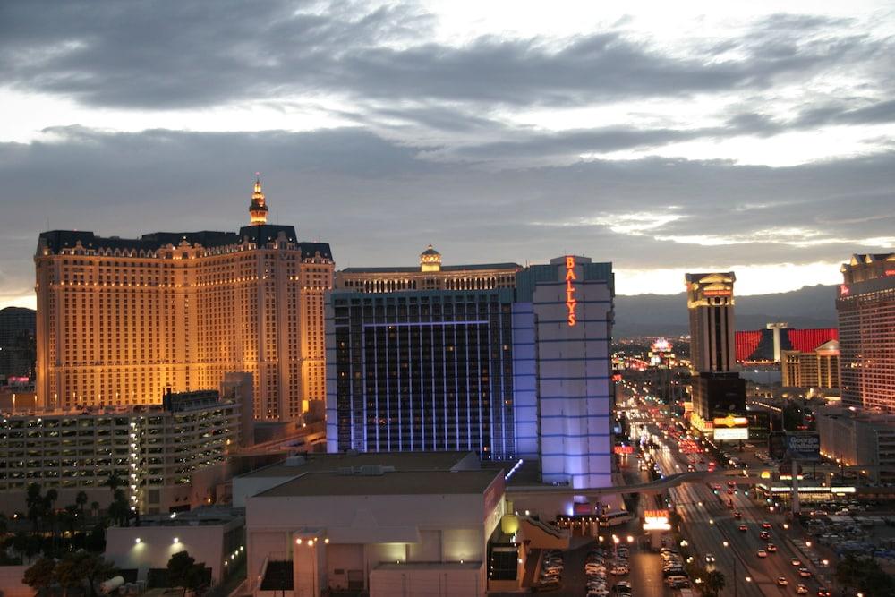 The Platinum Hotel photo 54
