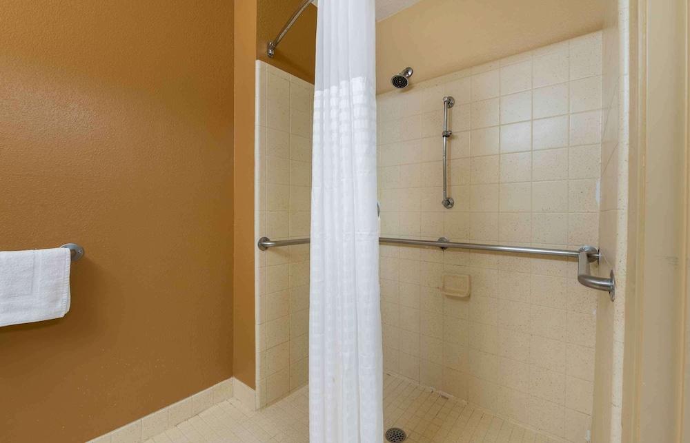 Extended Stay America Suites Chicago Schaumburg Conv Center photo 5