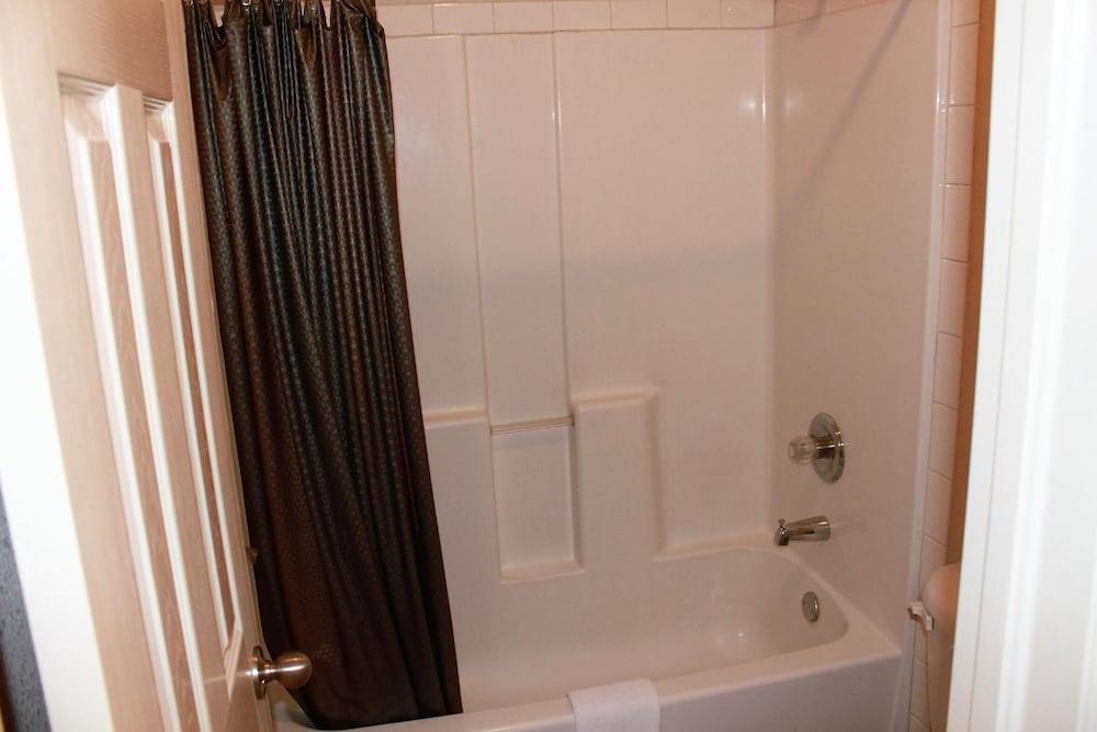 Adobe Inn Motel photo 32