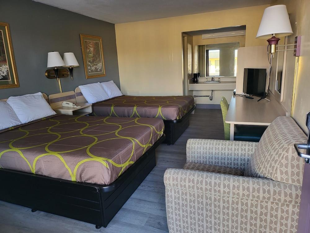 Budget Host Inn Bristol photo 6