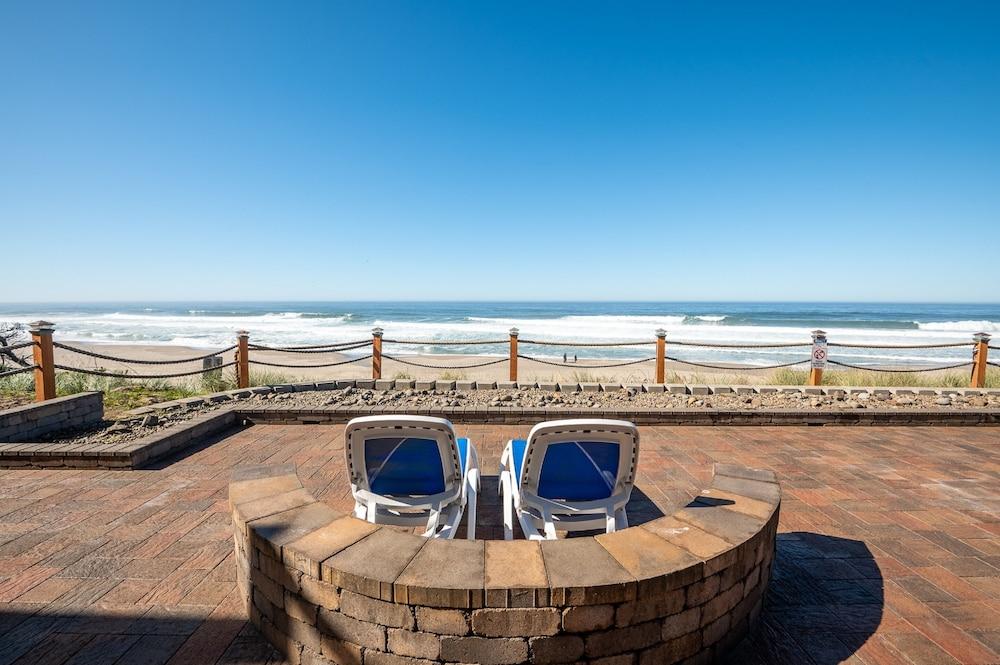 Sailor Jack's Oceanfront Inn photo 24