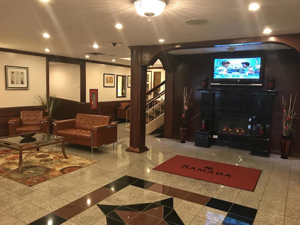 Ramada by Wyndham Albert Lea photo 4
