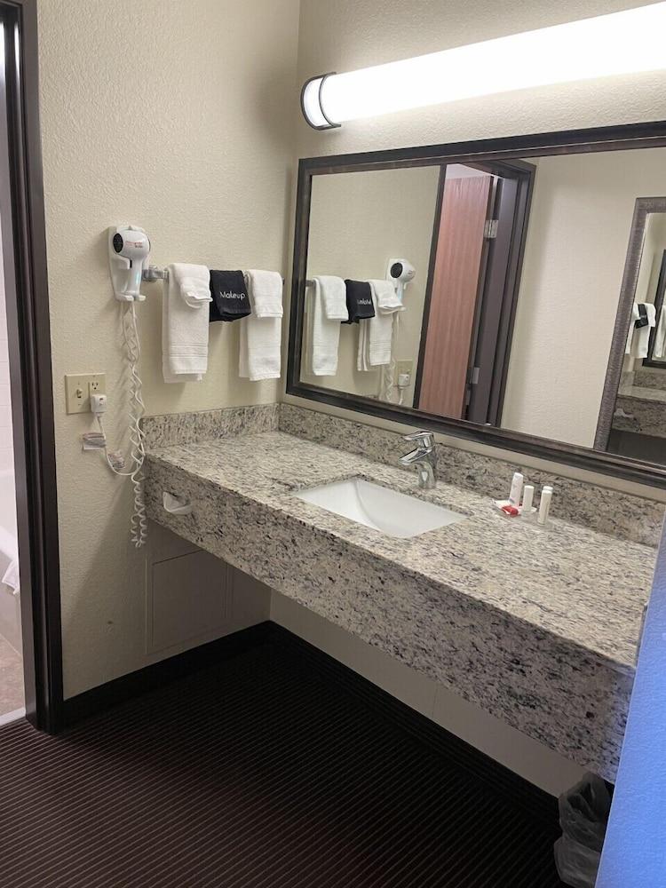 AmericInn by Wyndham Minocqua photo 6