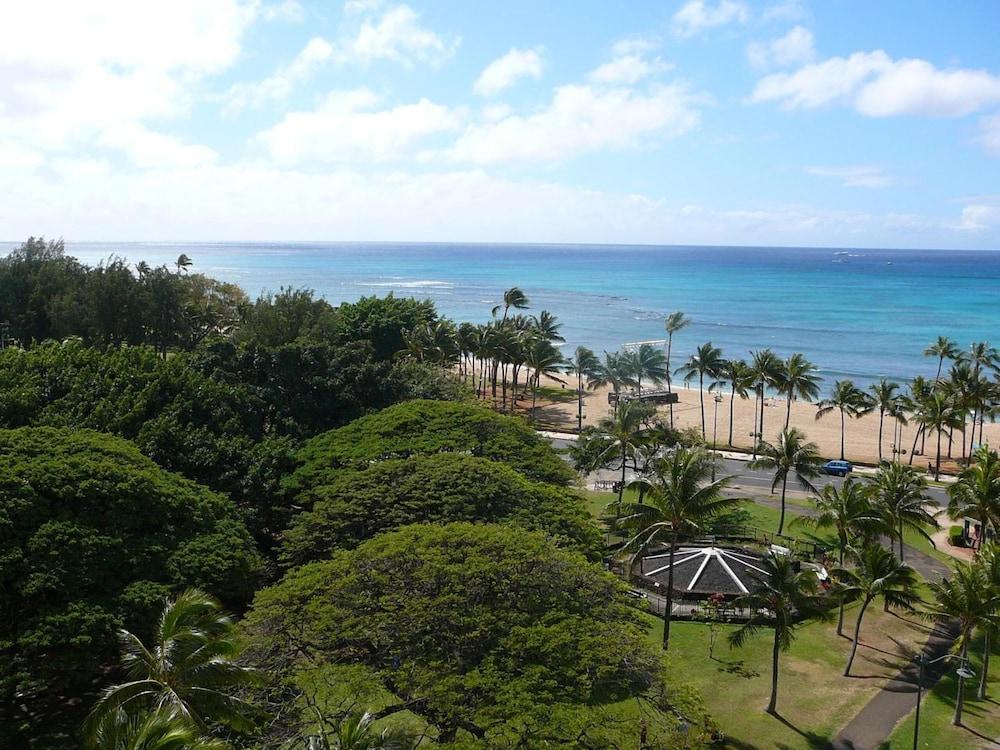 Castle at Waikīkī Grand photo 29