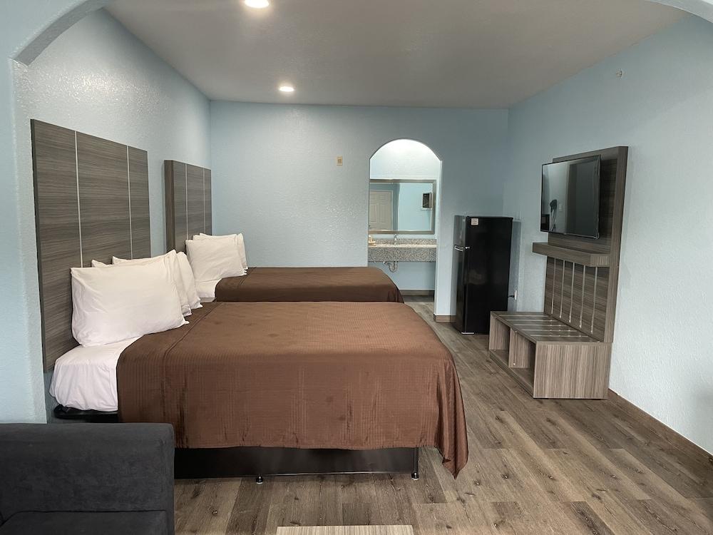 Super Stay Inn Humble IAH East photo 5