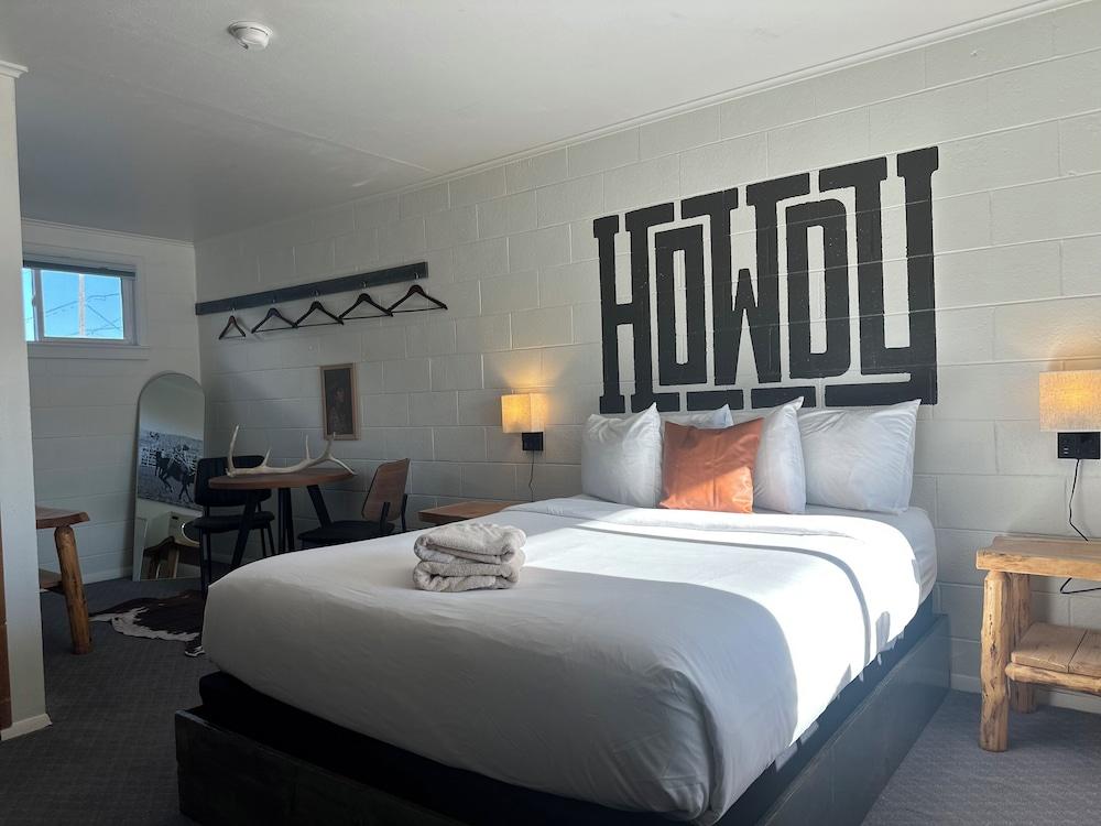 Elk Antler Inn photo 2