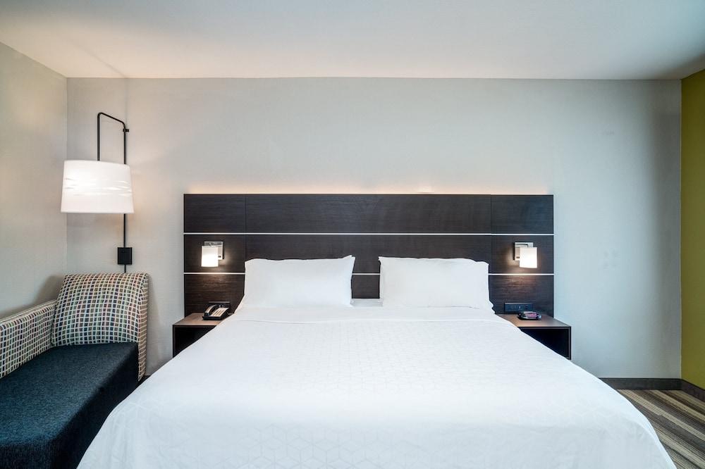Holiday Inn Express and Suites Winona North by IHG photo 37
