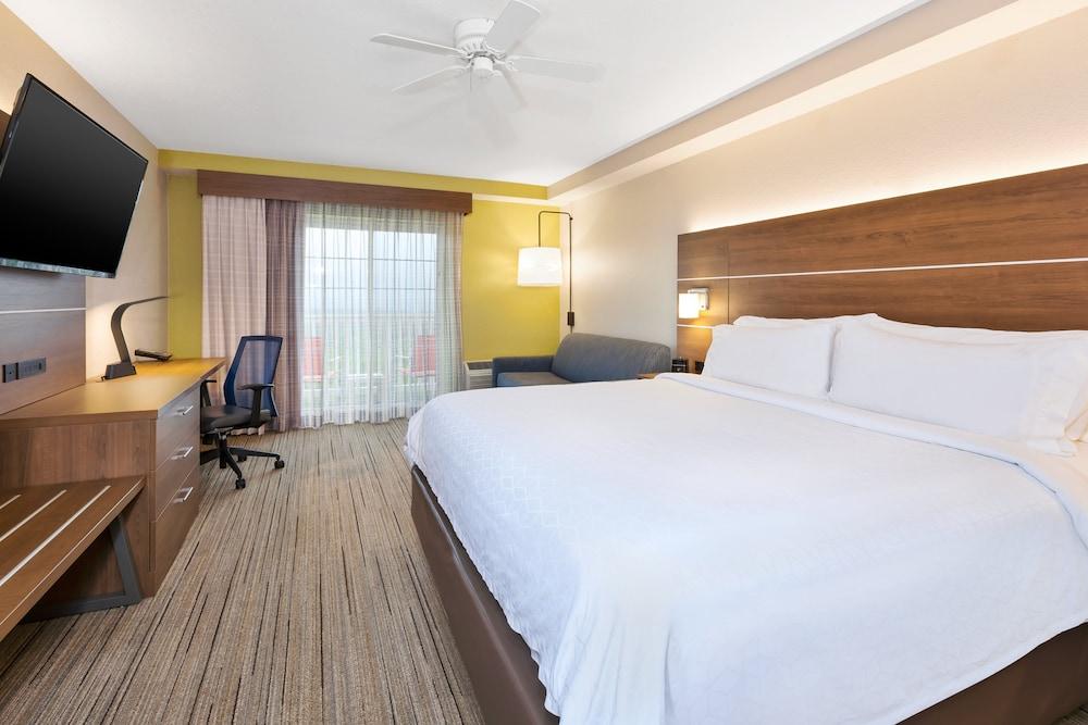Holiday Inn Express & Suites Petoskey by IHG photo 4