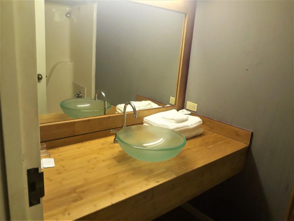 Madison Inn and Suites photo 24