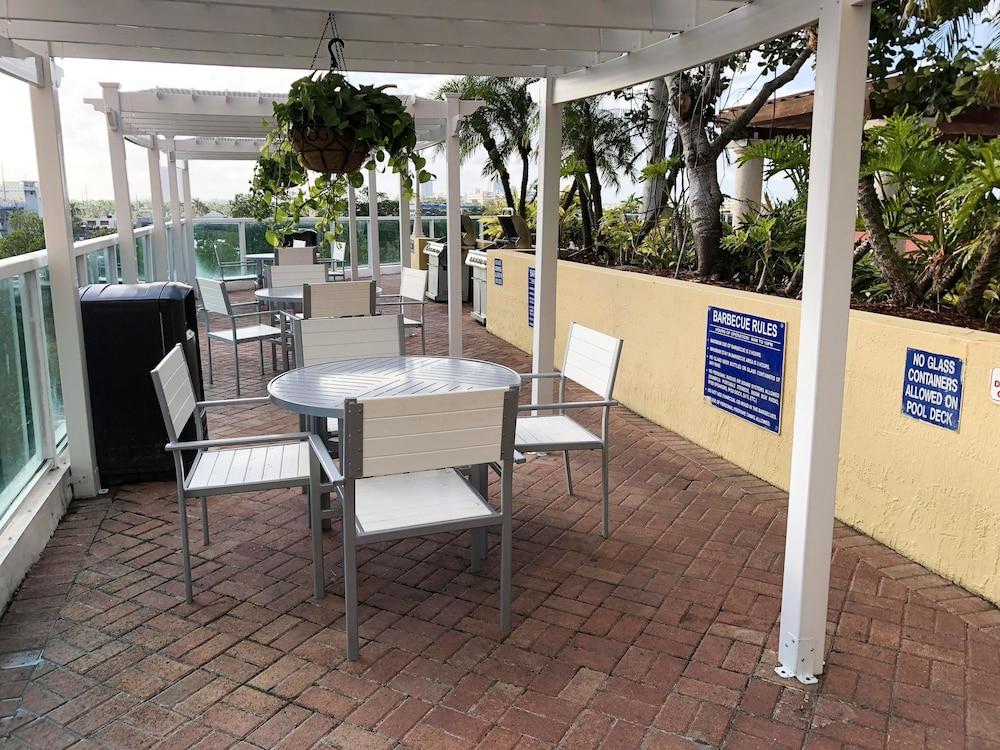 Intracostal Sunny Isles photo 30