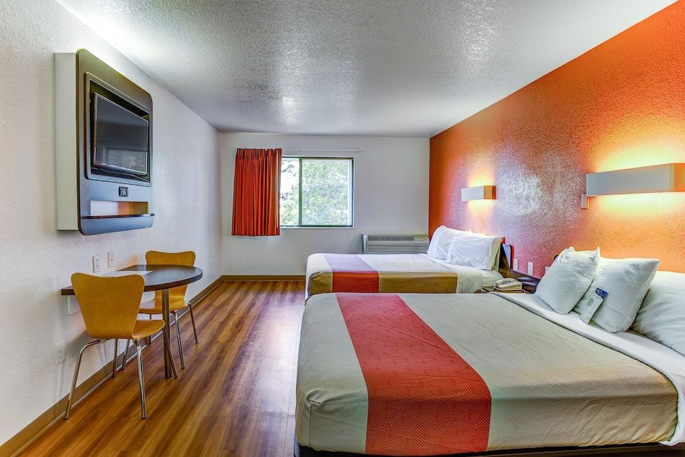 Motel 6 Portland, OR - Tigard West photo 17