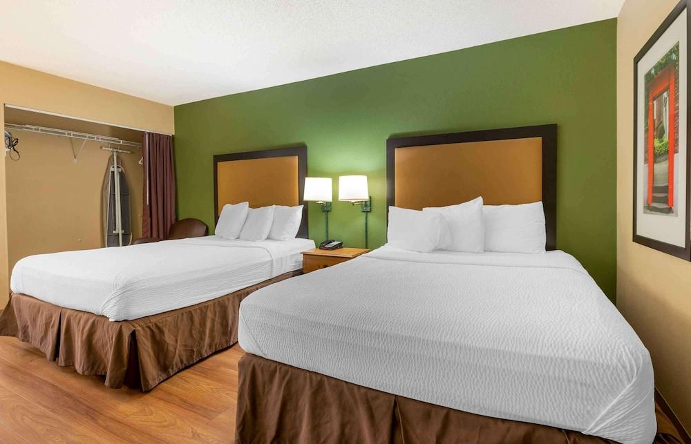Extended Stay America Suites Chicago Schaumburg Conv Center photo 4
