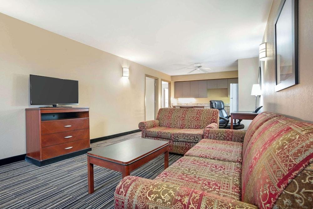 Quality Inn Brookhaven photo 13