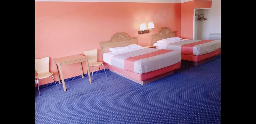 Motel 6 Canon City, CO photo 6