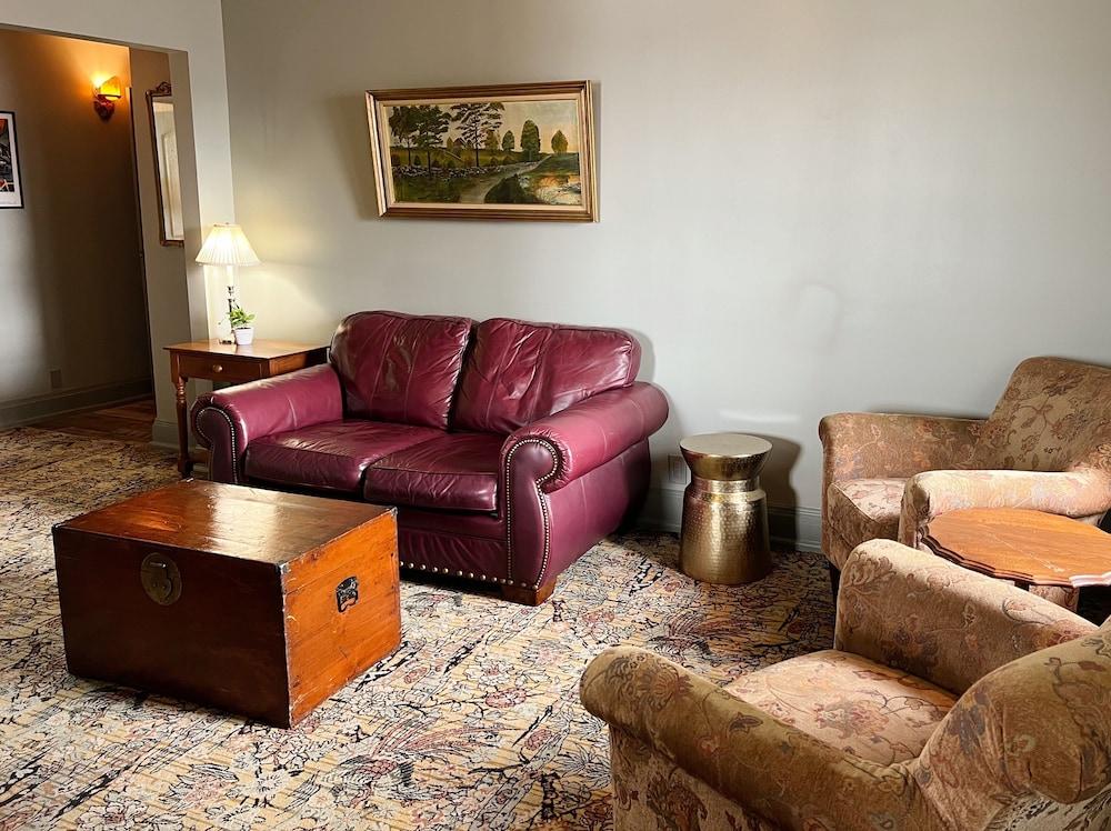 The Black Hawk Hotel photo 13