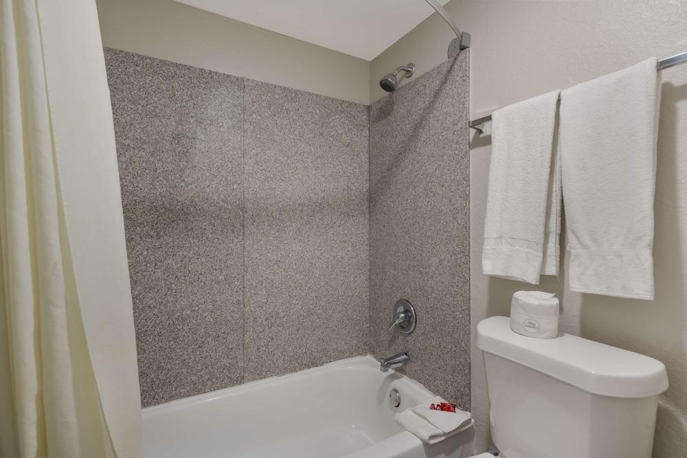 SureStay Hotel by Best Western Spring North Houston photo 24