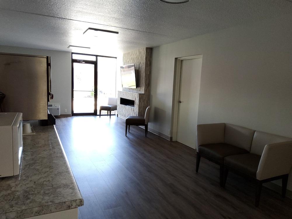 Klopfenstein Inn and Suites photo 32