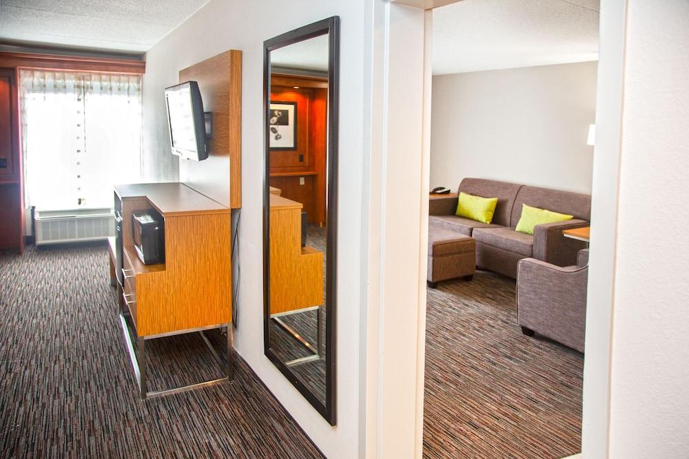 MainStay Suites Springfield IL photo 9