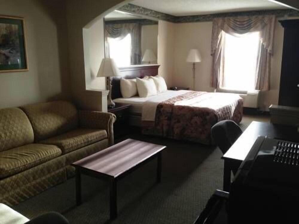 American Inn & Suites - High Point NC photo 6