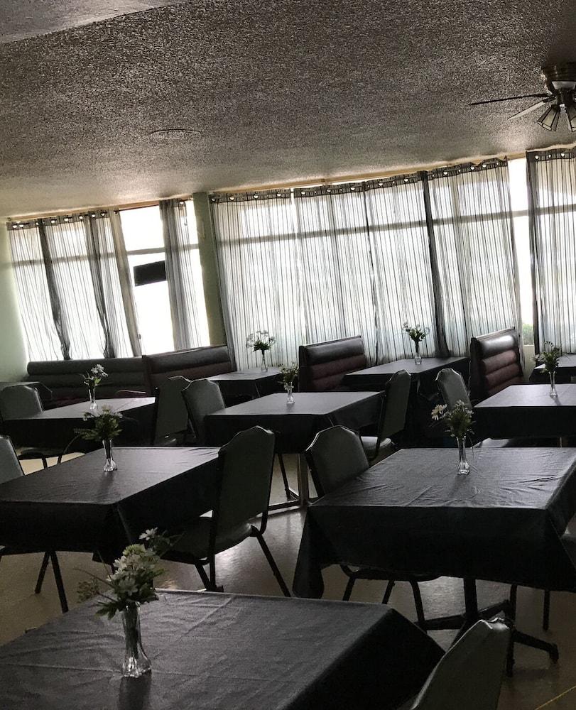 Cozy Inn photo 10