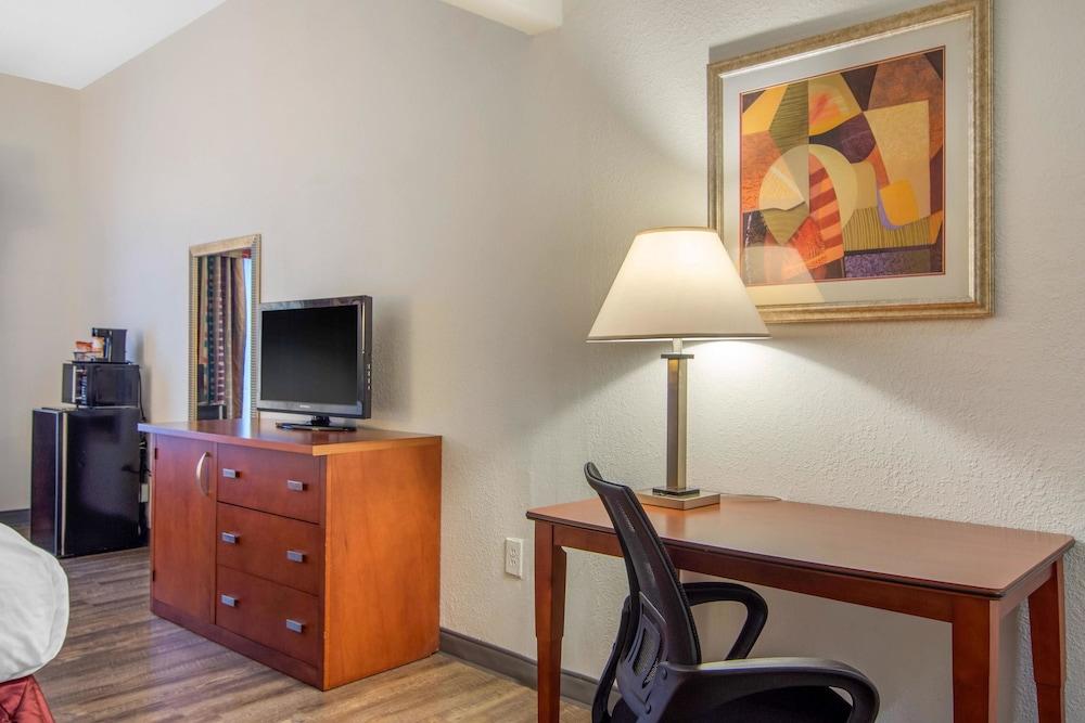 Spark by Hilton Duluth photo 17