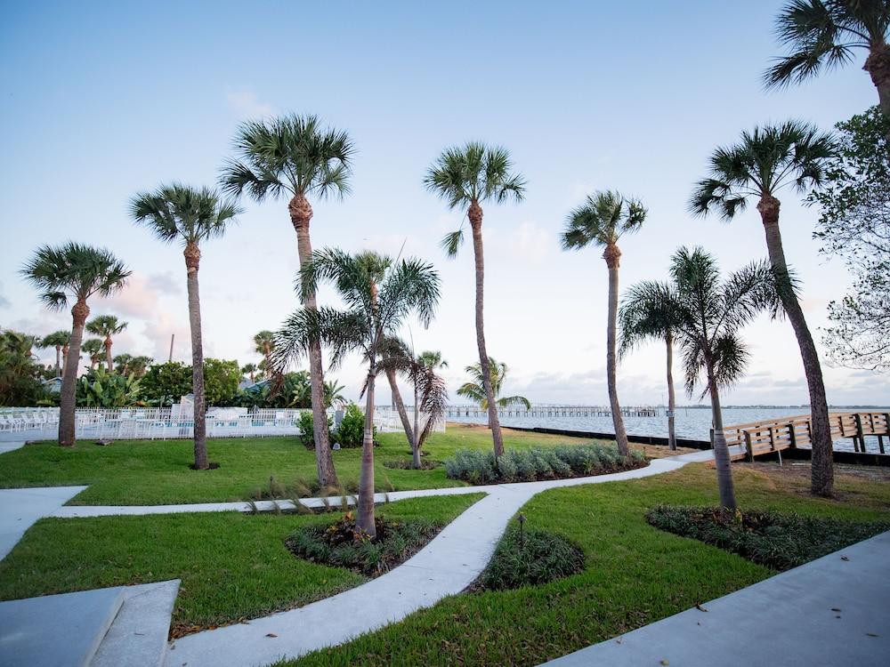 Caribbean Shores Waterfront Resort photo 60