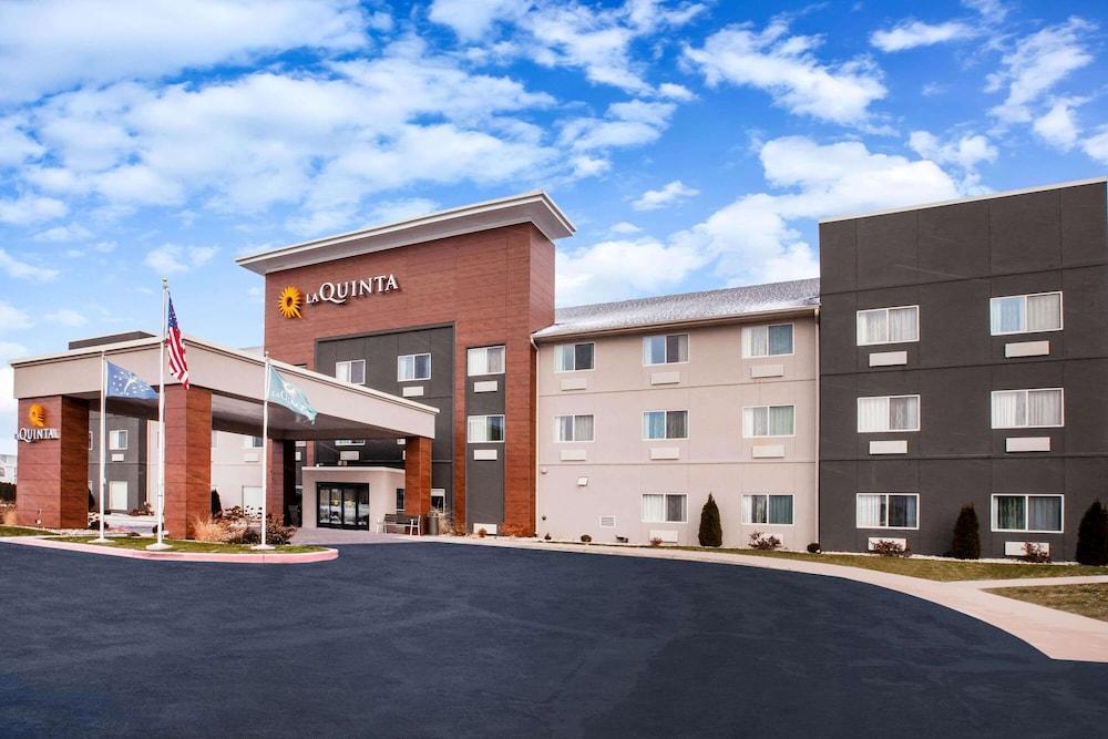 La Quinta Inn & Suites by Wyndham Elkhart photo 1