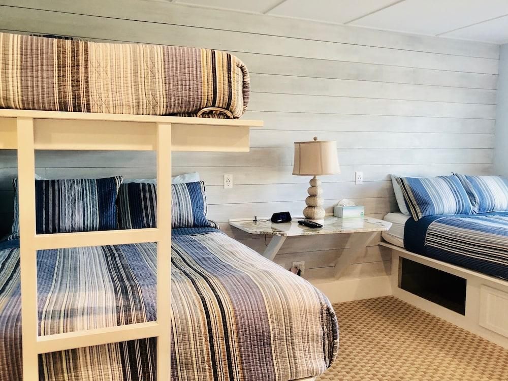 Driftwood Inn and Seaside Lodges photo 64