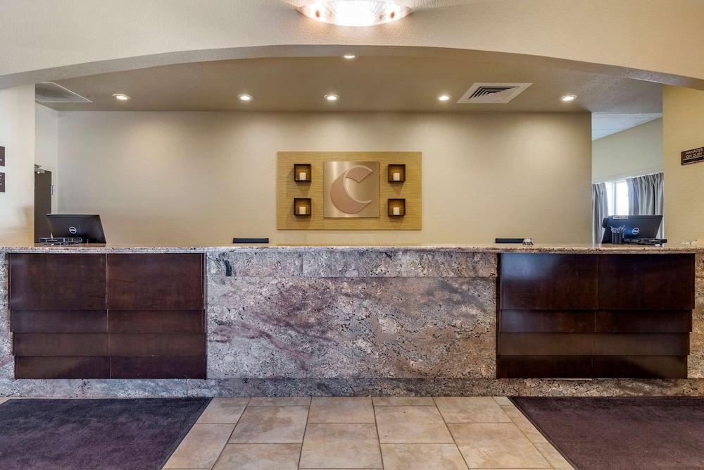 Comfort Inn Bentonville - Crystal Bridges photo 2