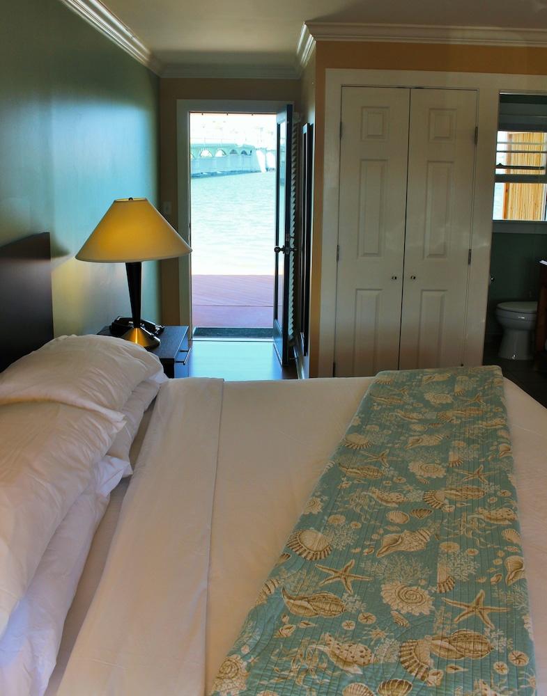 Edgewater Inn photo 7