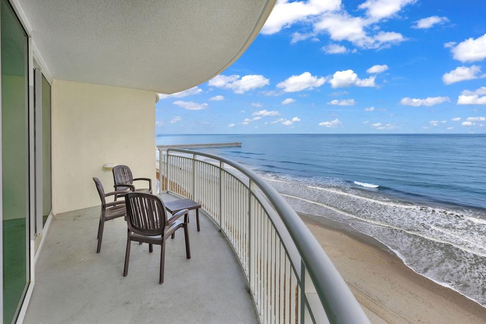 Sandy Beach Oceanfront Resort photo 41